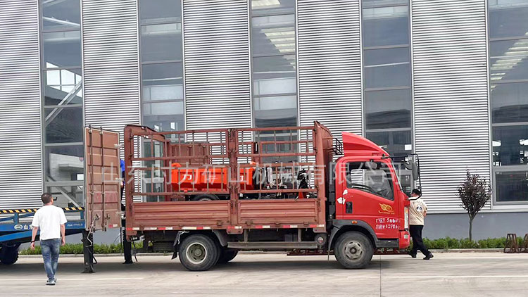 载重3吨矿用柴油三轮自卸车发货江苏某工厂