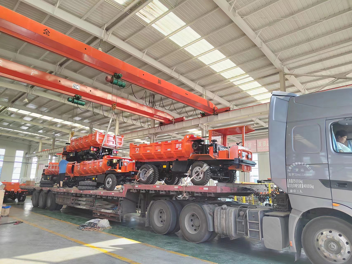 4台8吨矿用运输车发往陕西