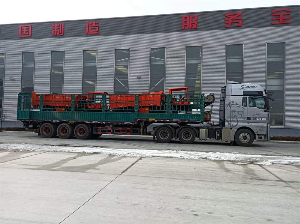 2台12吨湿式制动矿山运输车发往江西