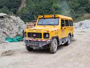 湖北10人无轨人车