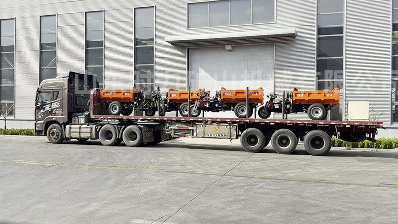 4台柴油自卸三轮车发往河南