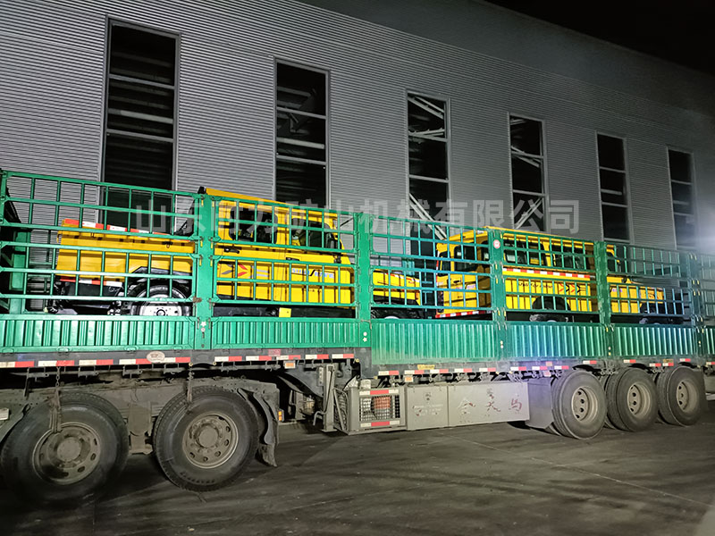 无轨人车RU-10和运料车FL-0.5发往湖北