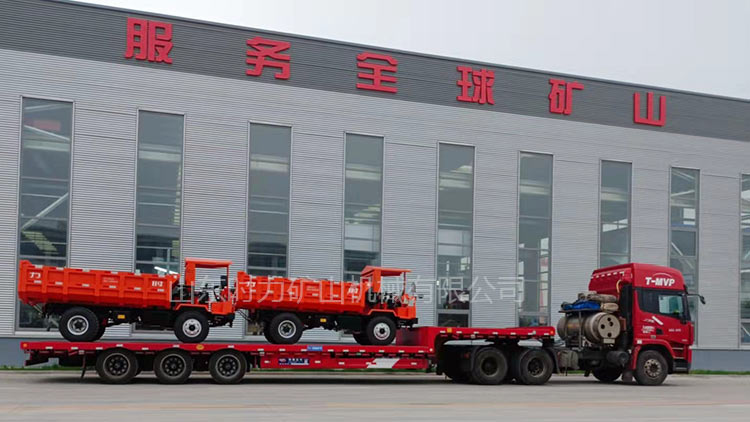 湖南某矿山订购两台载重15吨矿用运输车顺利发货